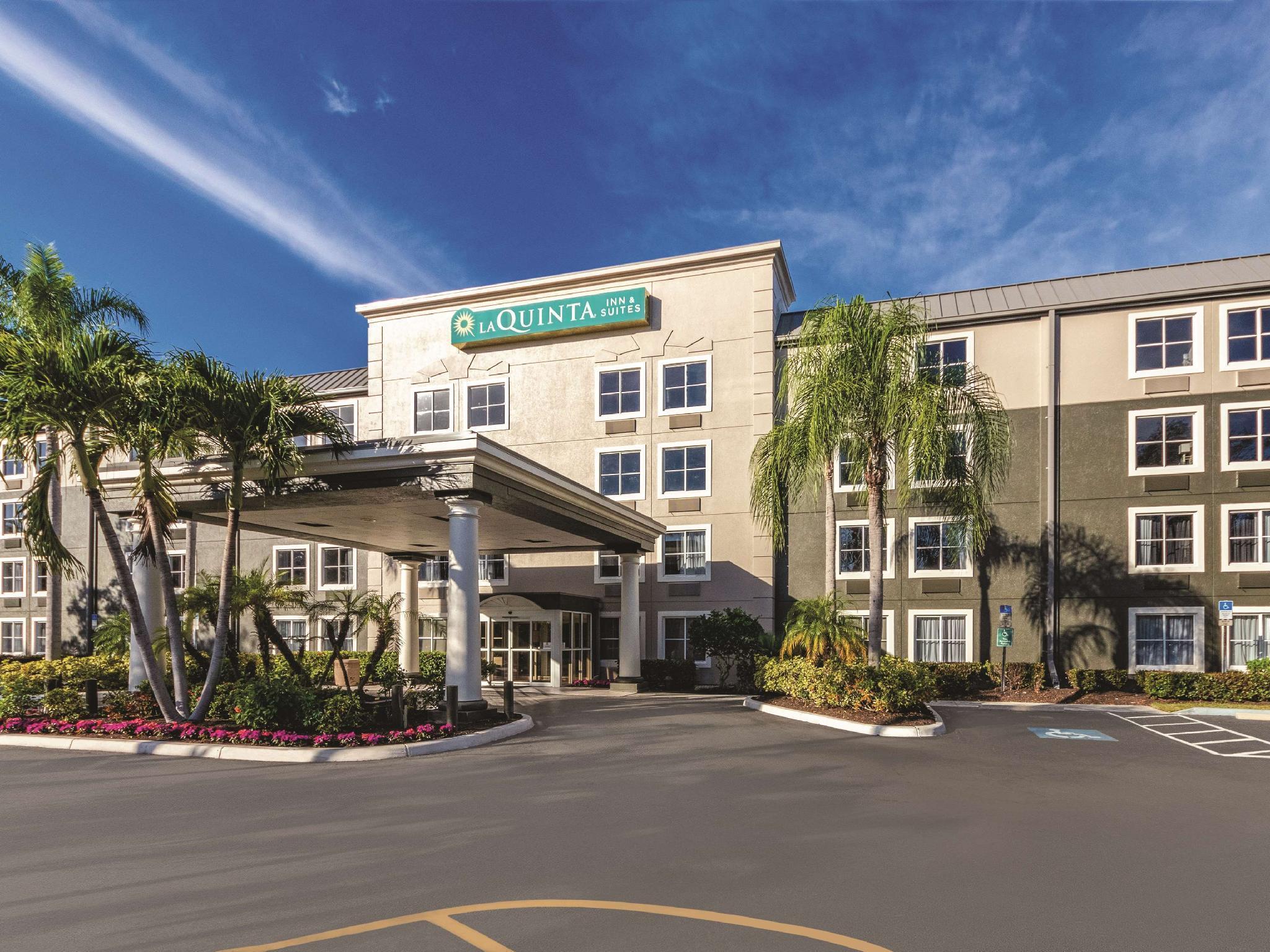 La Quinta By Wyndham Naples East Hotel Golden Gate Exterior foto