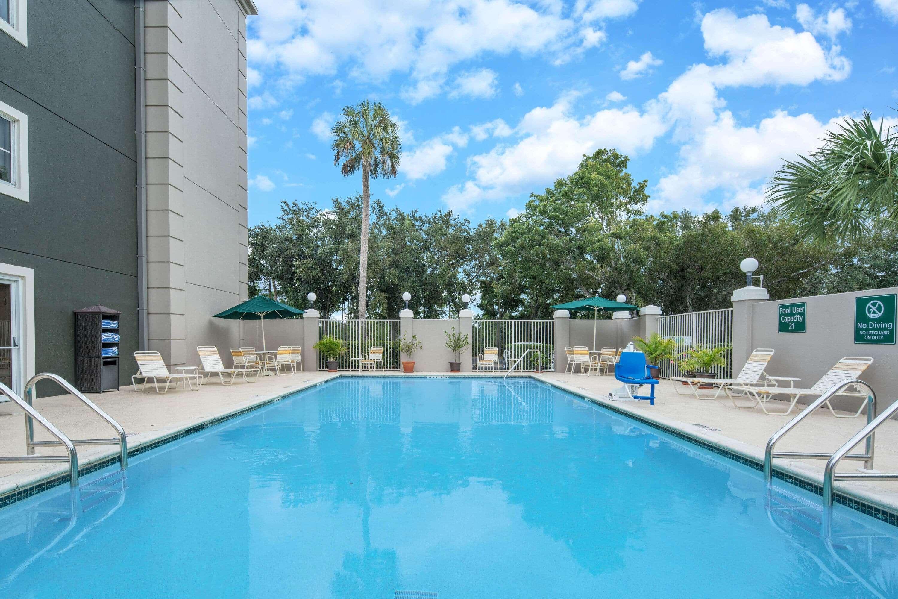 La Quinta By Wyndham Naples East Hotel Golden Gate Exterior foto