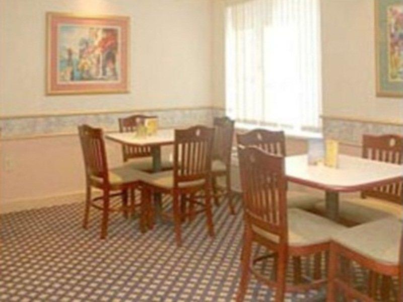 La Quinta By Wyndham Naples East Hotel Golden Gate Restaurante foto
